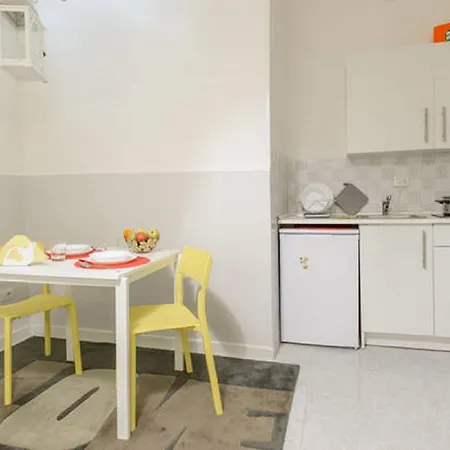 Le Zite Oda ve Kahvaltı Napoli